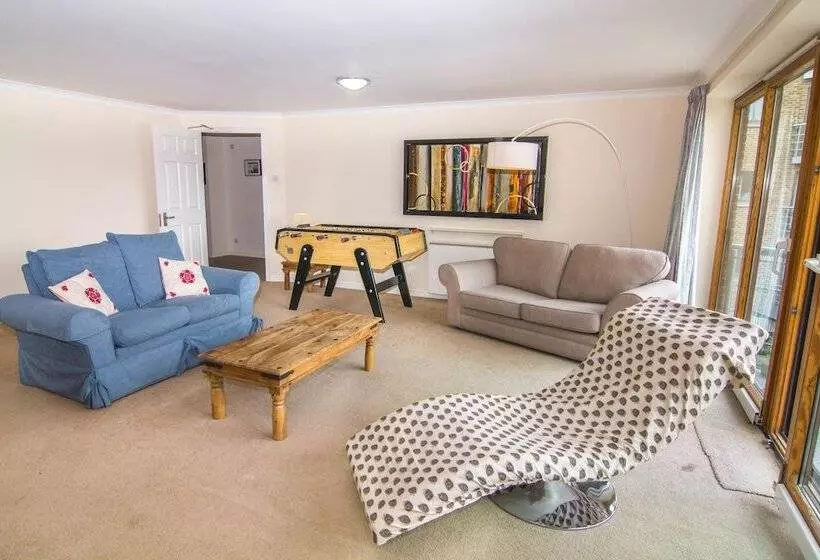 Apartment Wharf – Meridian Place