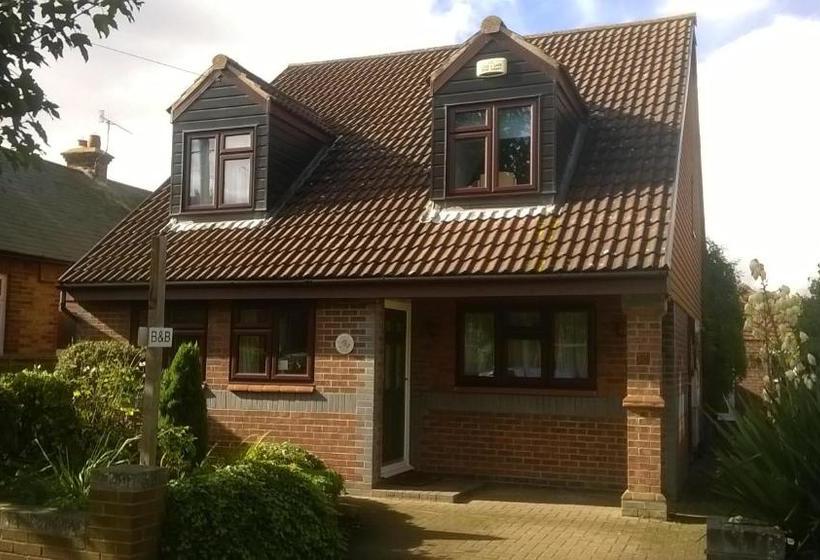 Bed and Breakfast March Cottage