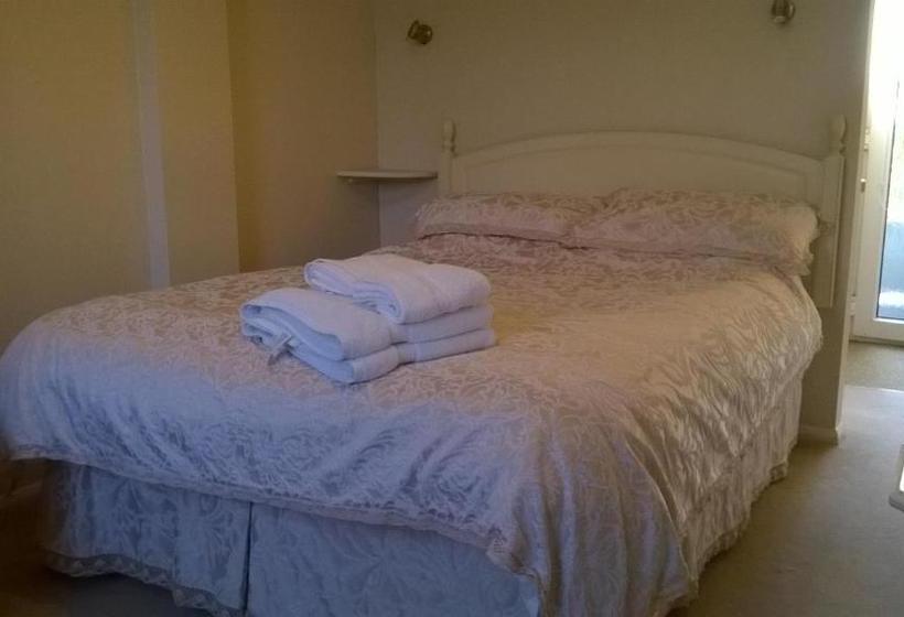 Bed and Breakfast March Cottage