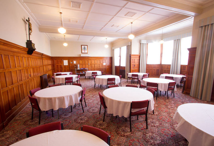 ホテル Burns Lodge At Holy Cross Centre