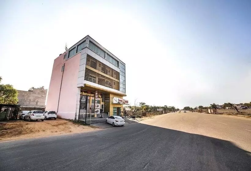 Collection O Hotel Shani Classic