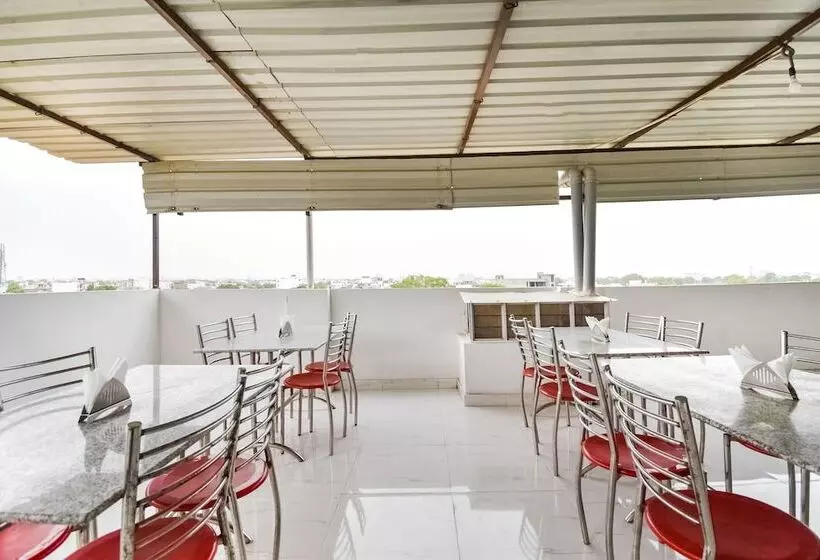 Collection O Hotel Shani Classic