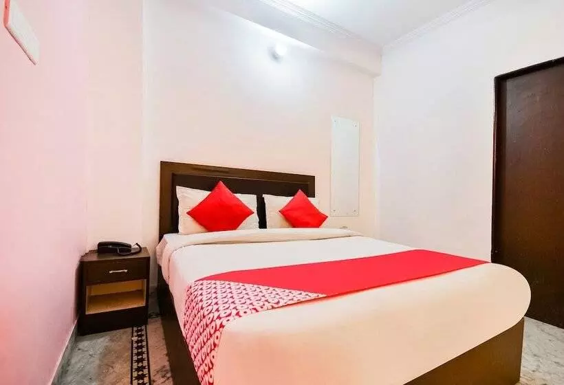 Collection O Hotel Shani Classic