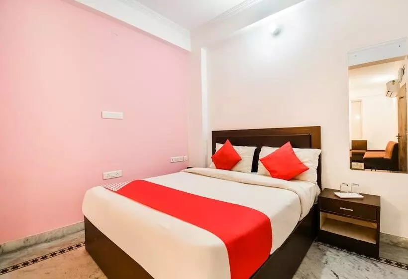 Collection O Hotel Shani Classic