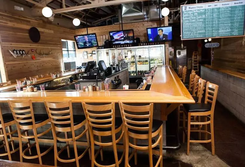 호텔 Courtyard By Marriott Muncie At Horizon Convention Center