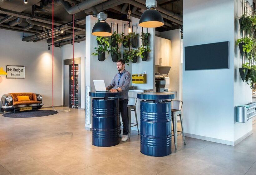 בית מלון כפרי Ibis Budget Lausanne Bussigny