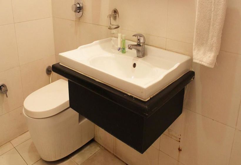 Collection O 2356 Hotel Gian Residency