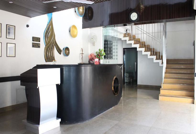 Collection O 2356 Hotel Gian Residency