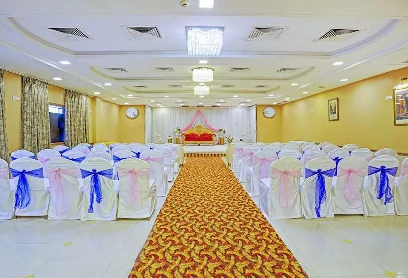 Hotelli Treebo De Grandeur Anand Nagar