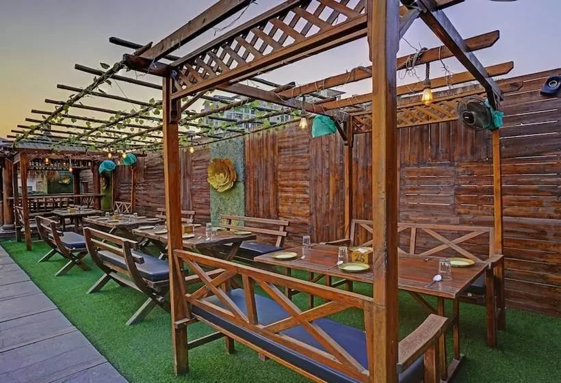 Hotelli Treebo De Grandeur Anand Nagar