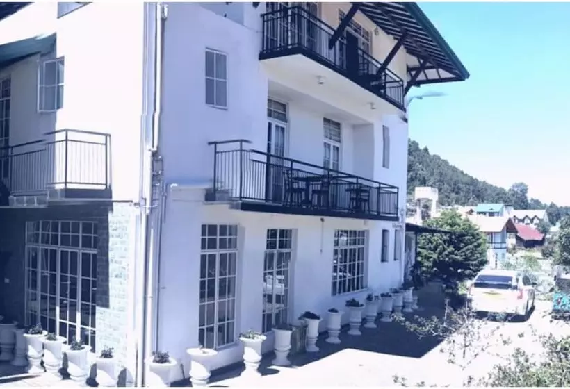 La Cottage Boutique Hotel & Restaurant