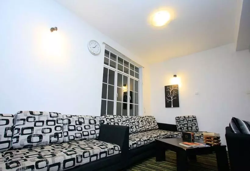 La Cottage Boutique Hotel & Restaurant