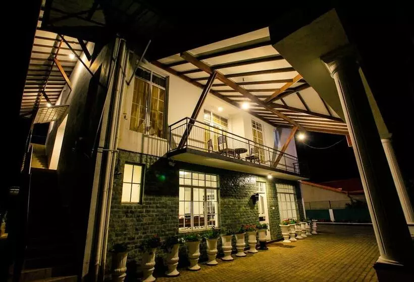 La Cottage Boutique Hotel & Restaurant