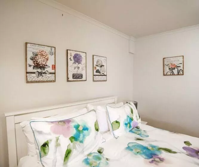 Oamaru House Bed And Breakfast