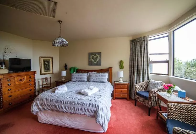 Oamaru House Bed And Breakfast