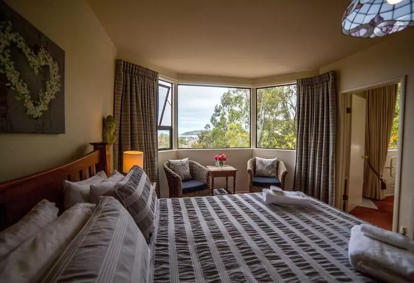 Oamaru House Bed And Breakfast