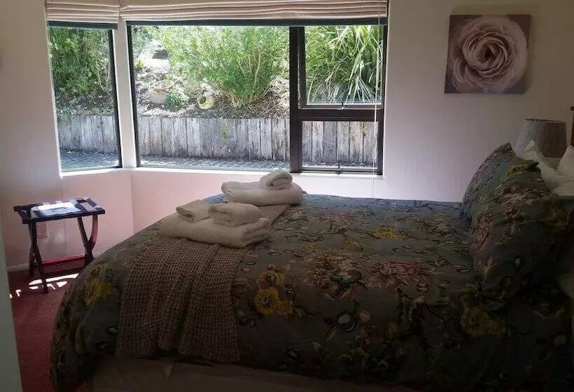 Oamaru House Bed And Breakfast