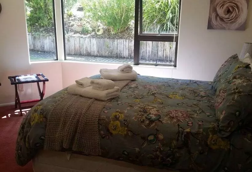 Oamaru House Bed And Breakfast