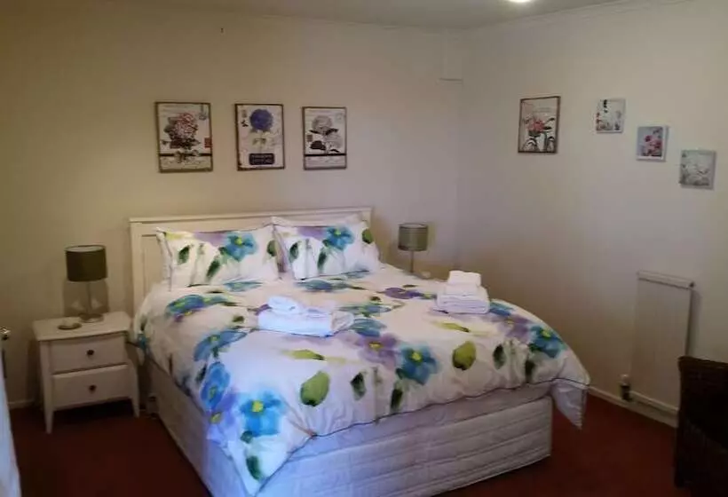 Oamaru House Bed And Breakfast