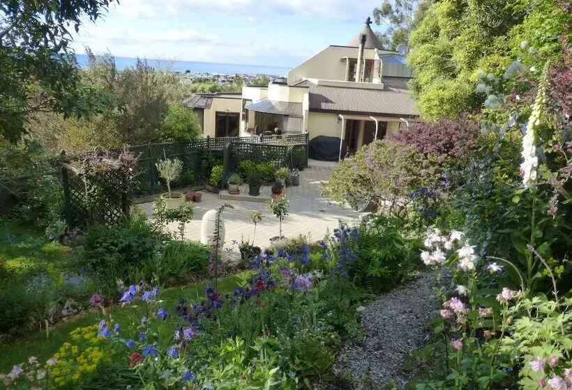 Oamaru House Bed And Breakfast