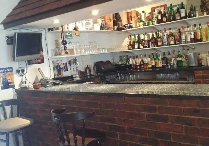 بنسيون Colnbrook Lodge Guest House