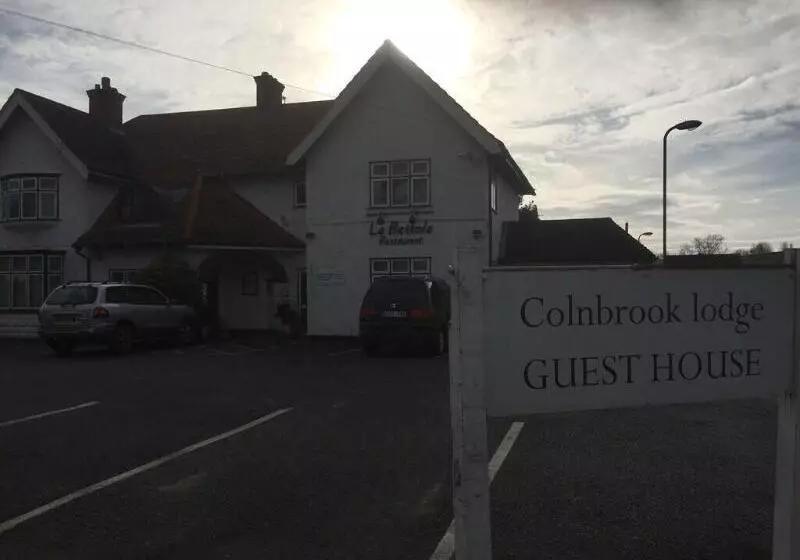 بنسيون Colnbrook Lodge Guest House