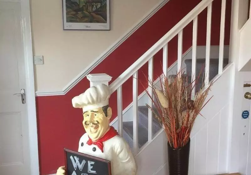 بنسيون Colnbrook Lodge Guest House