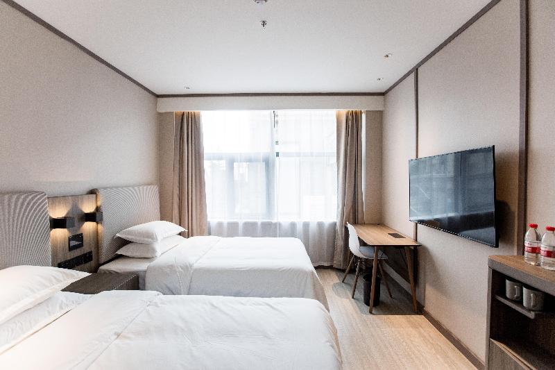 Hanting Hotel Shanghai Qingpu Huijin Road Metro Station