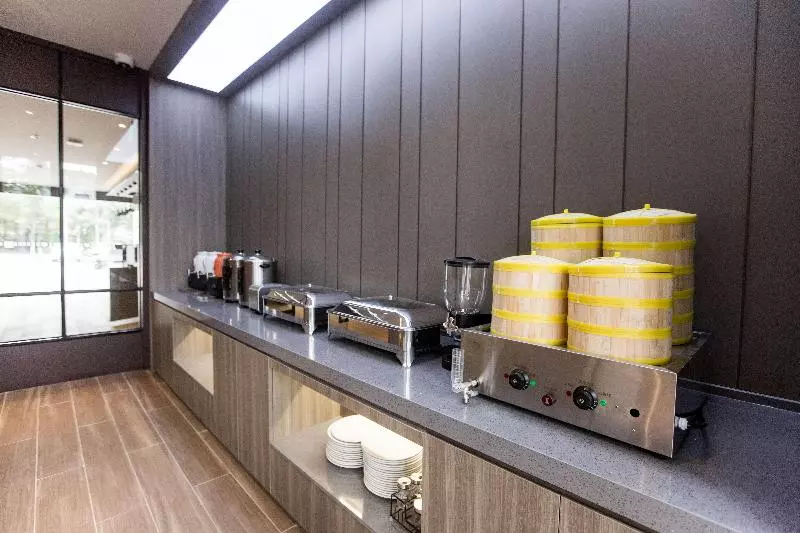 Hanting Hotel Shanghai Qingpu Huijin Road Metro Station