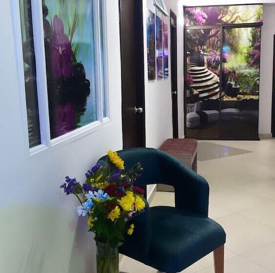 בית מלון כפרי George House Medellin