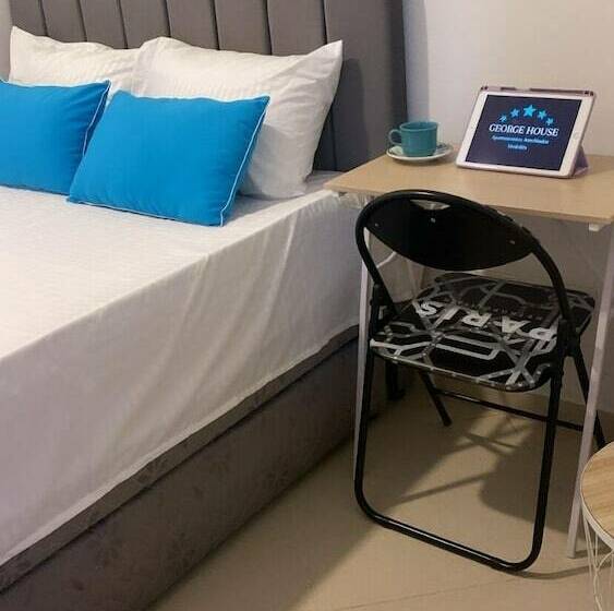 בית מלון כפרי George House Medellin