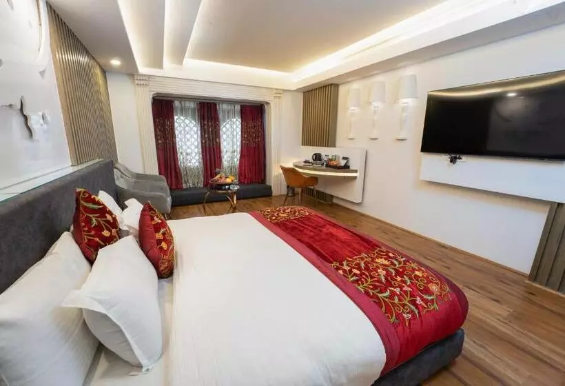 ホテル Snow Land Srinagar