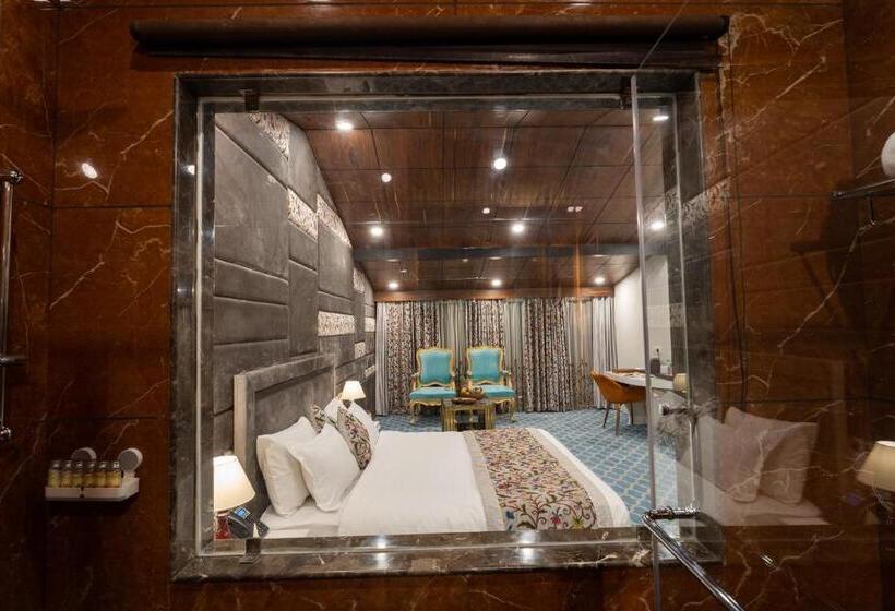 هتل Snow Land Srinagar