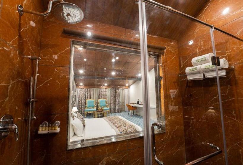 هتل Snow Land Srinagar