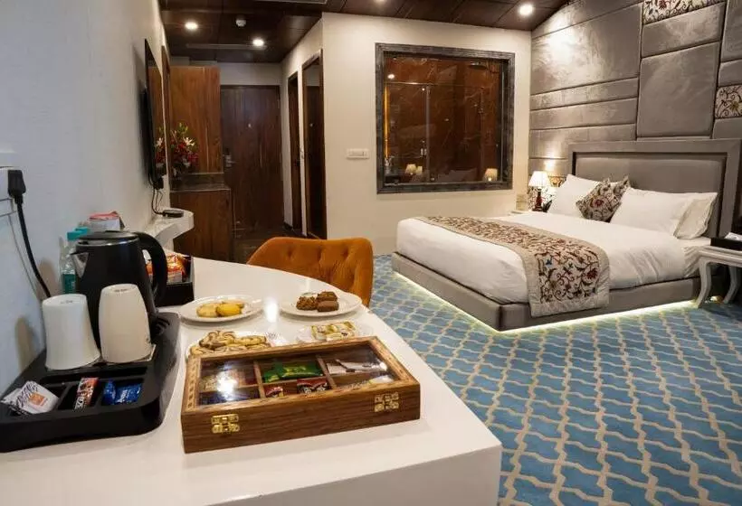 ホテル Snow Land Srinagar