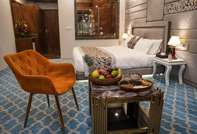 ホテル Snow Land Srinagar