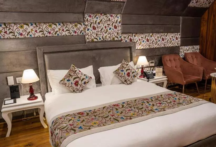 ホテル Snow Land Srinagar