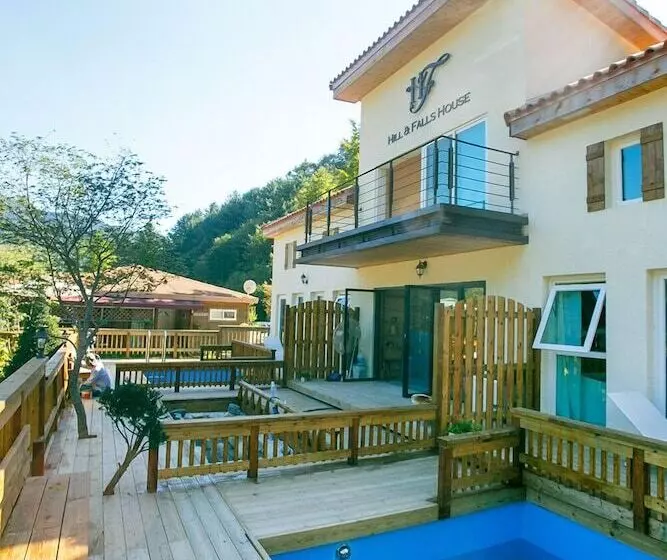 Hill & Falls House