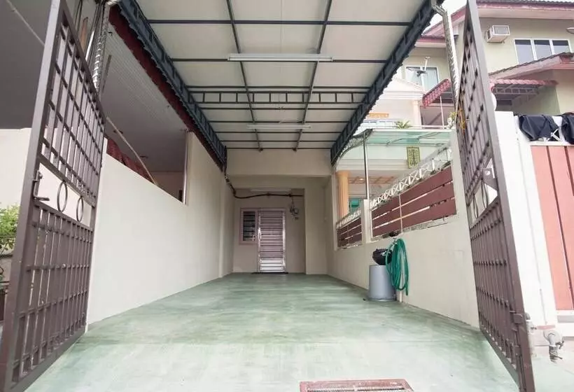 Holidayhome 45a Taman Desa Pangkor