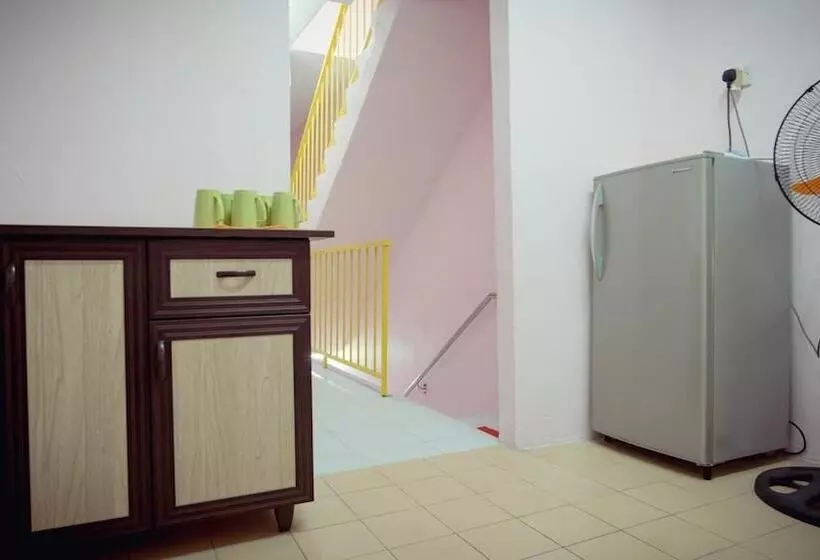 Holidayhome 45a Taman Desa Pangkor