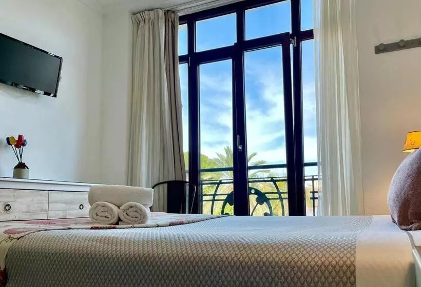 مسافرخانه Balcón Al Mar