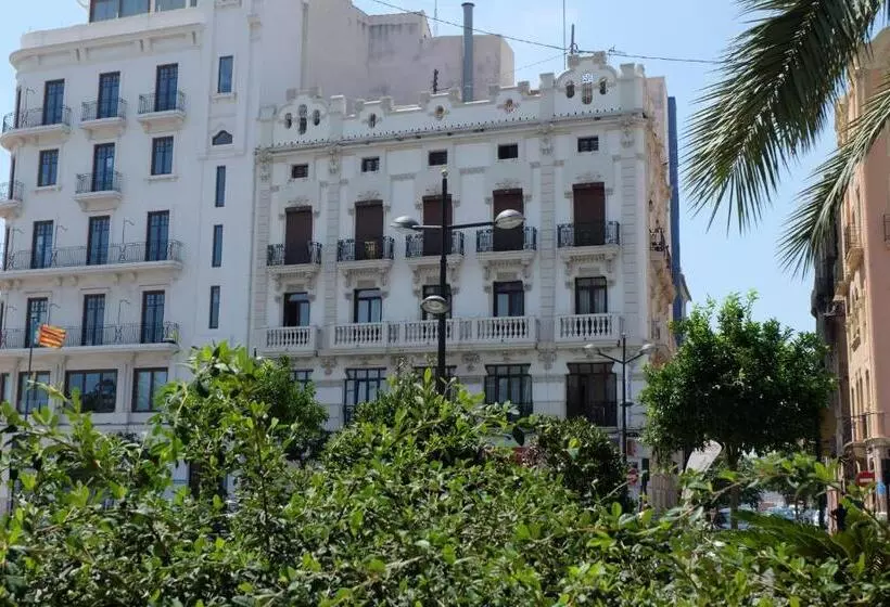 مسافرخانه Balcón Al Mar