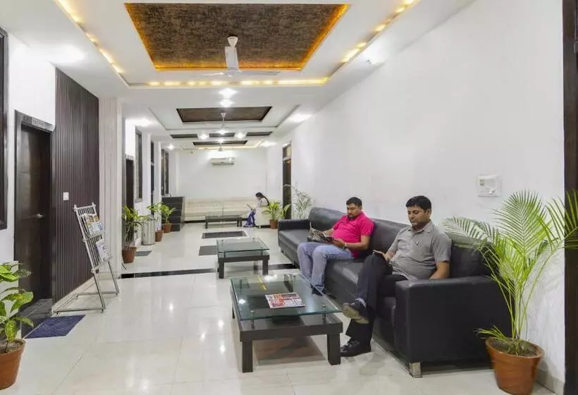 Hotelli Agra Dazzling East Gate