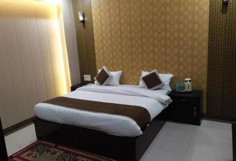 Hotelli Agra Dazzling East Gate