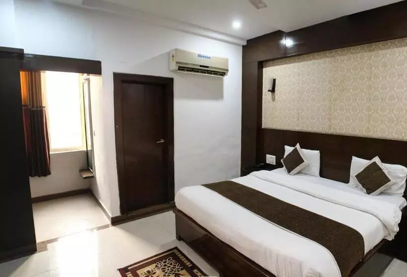 Hotelli Agra Dazzling East Gate