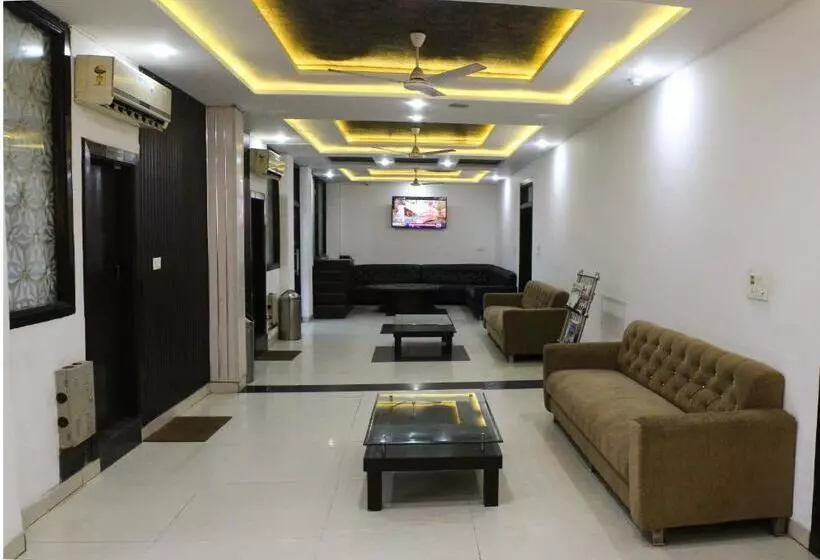 Hotelli Agra Dazzling East Gate