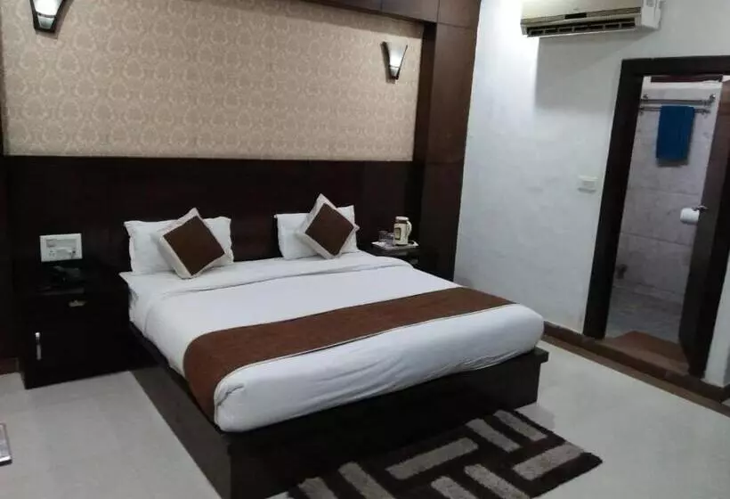 Hotelli Agra Dazzling East Gate