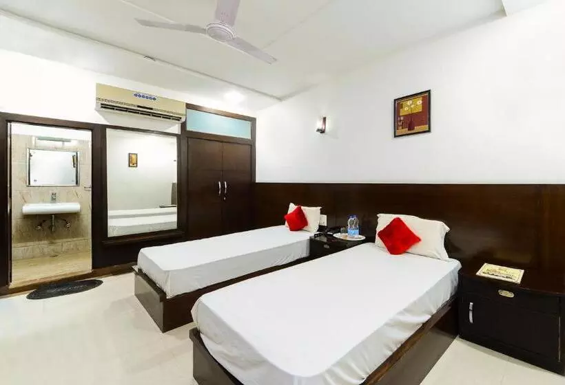 Hotelli Agra Dazzling East Gate