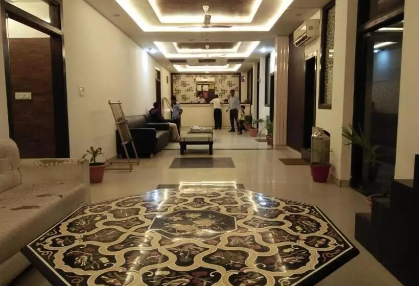 Hotelli Agra Dazzling East Gate