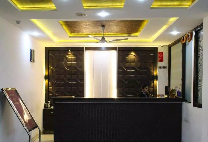 Hotelli Agra Dazzling East Gate